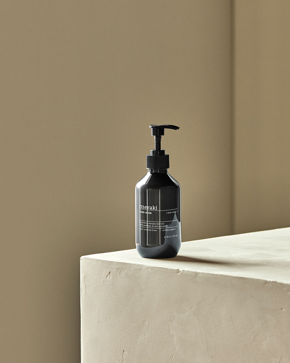 Handlotion Deep Valley mit Sonnenblumenöl und Kakaobutter von Meraki.