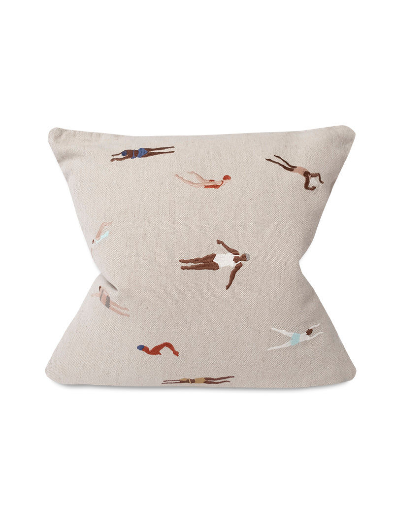 Bestickter Kissenbezug Schwimmer von Fine Little Day mit Schwimmer-Stickerei