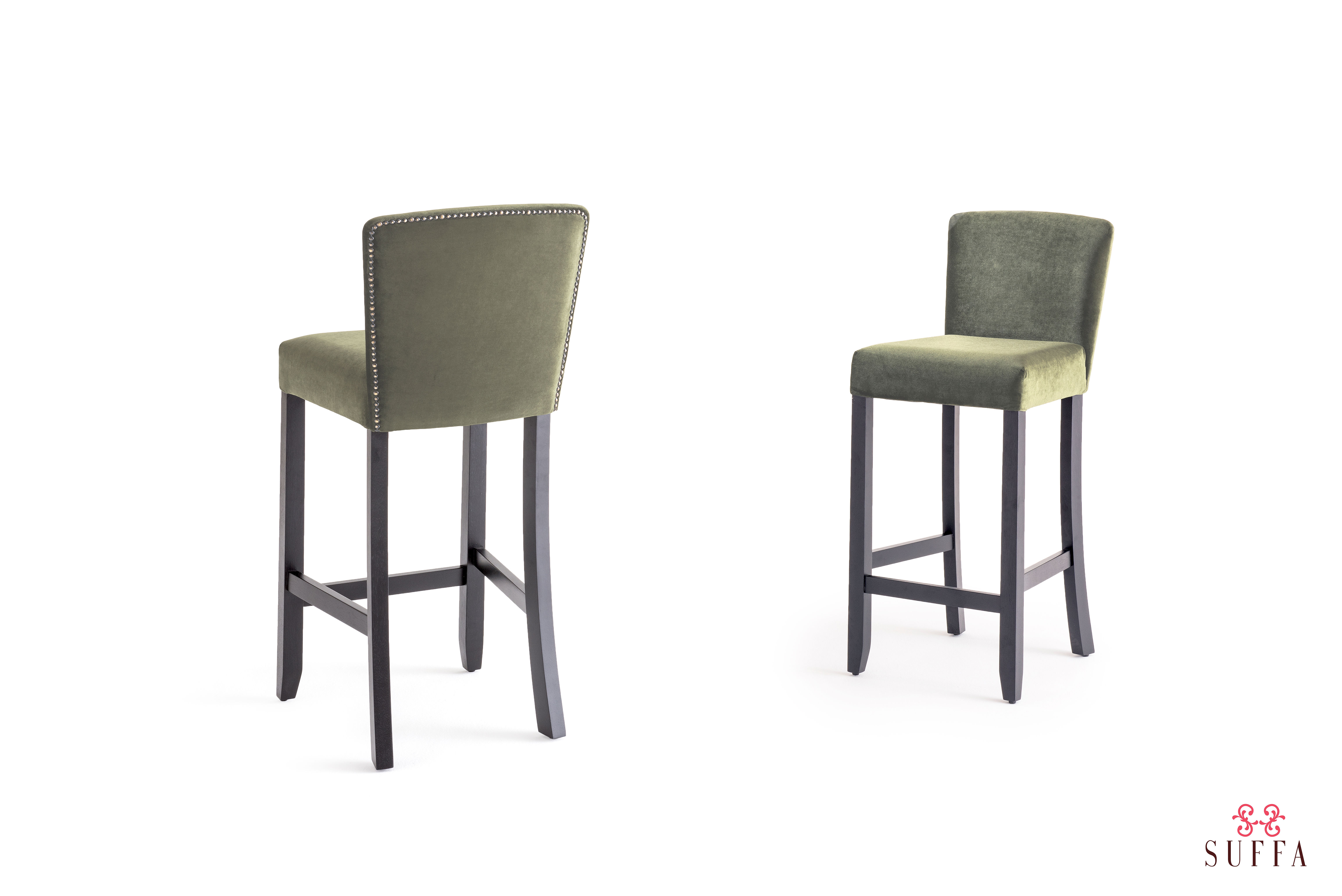 Banqueta Milano com tachas