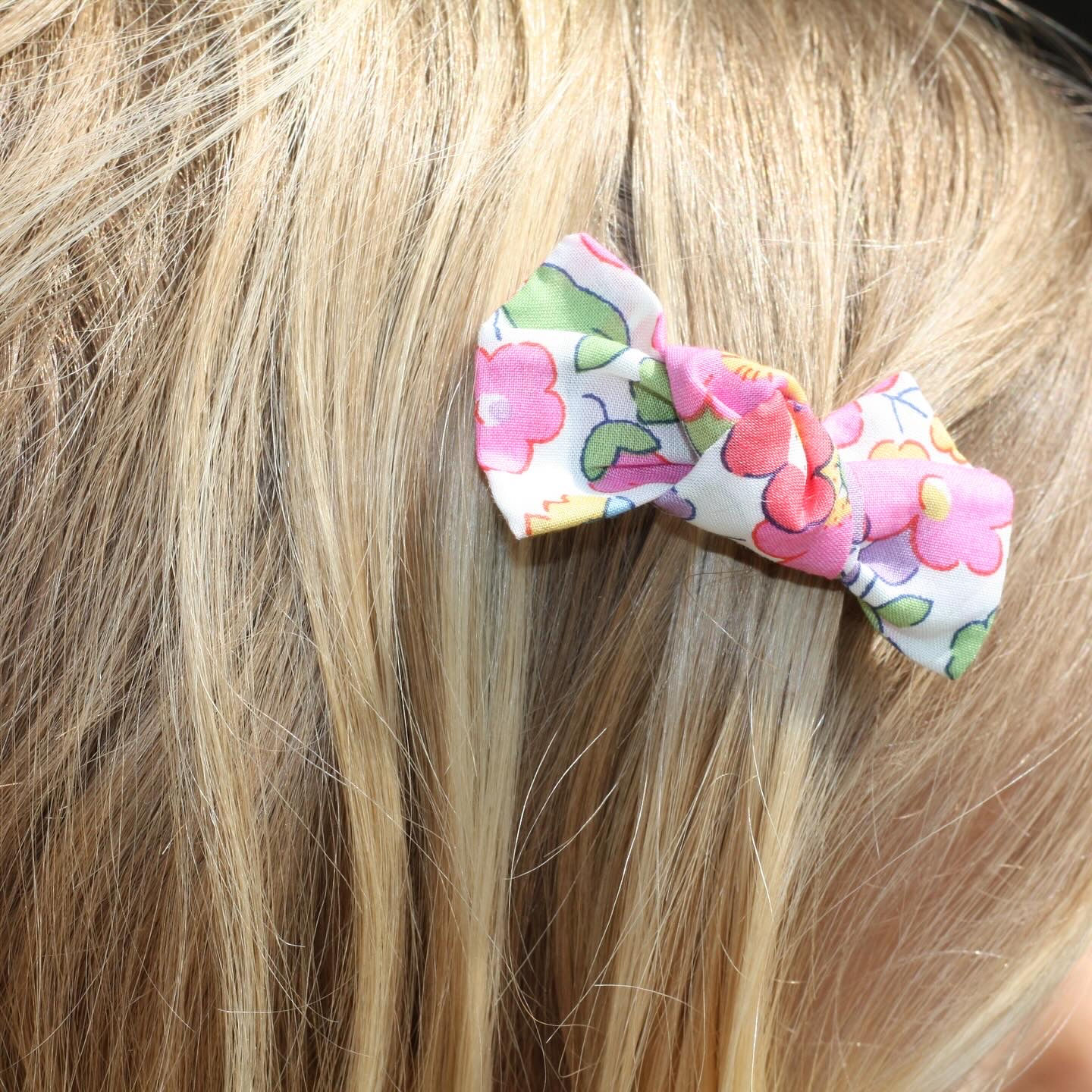 Petites barrettes enfant en forme de bonbon, attache 4 cm, accessoires cheveux en tissu fabriqués dans le Nord de la France