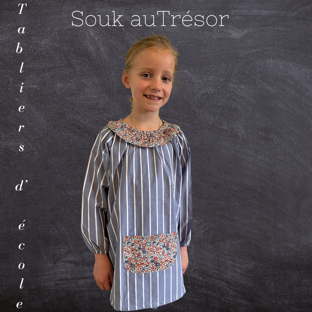 Tablier d'école rayé bleu et blanc avec poche liberty pour les enfants de la maternelle jusqu'à la fin de primaire