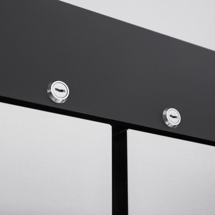 Miniatura: refrigerator with locks