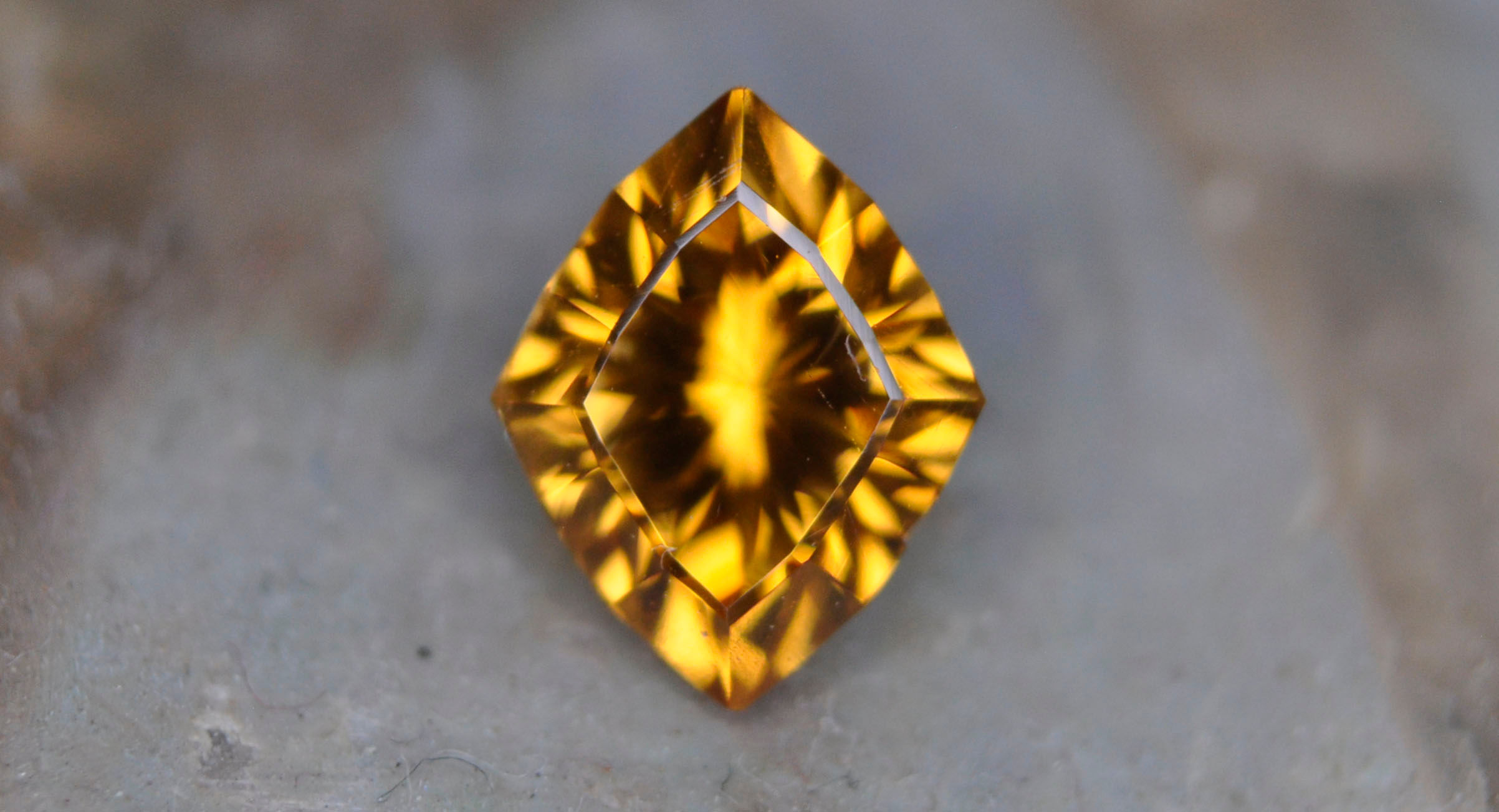 Grenat grossulaire 0.8ct