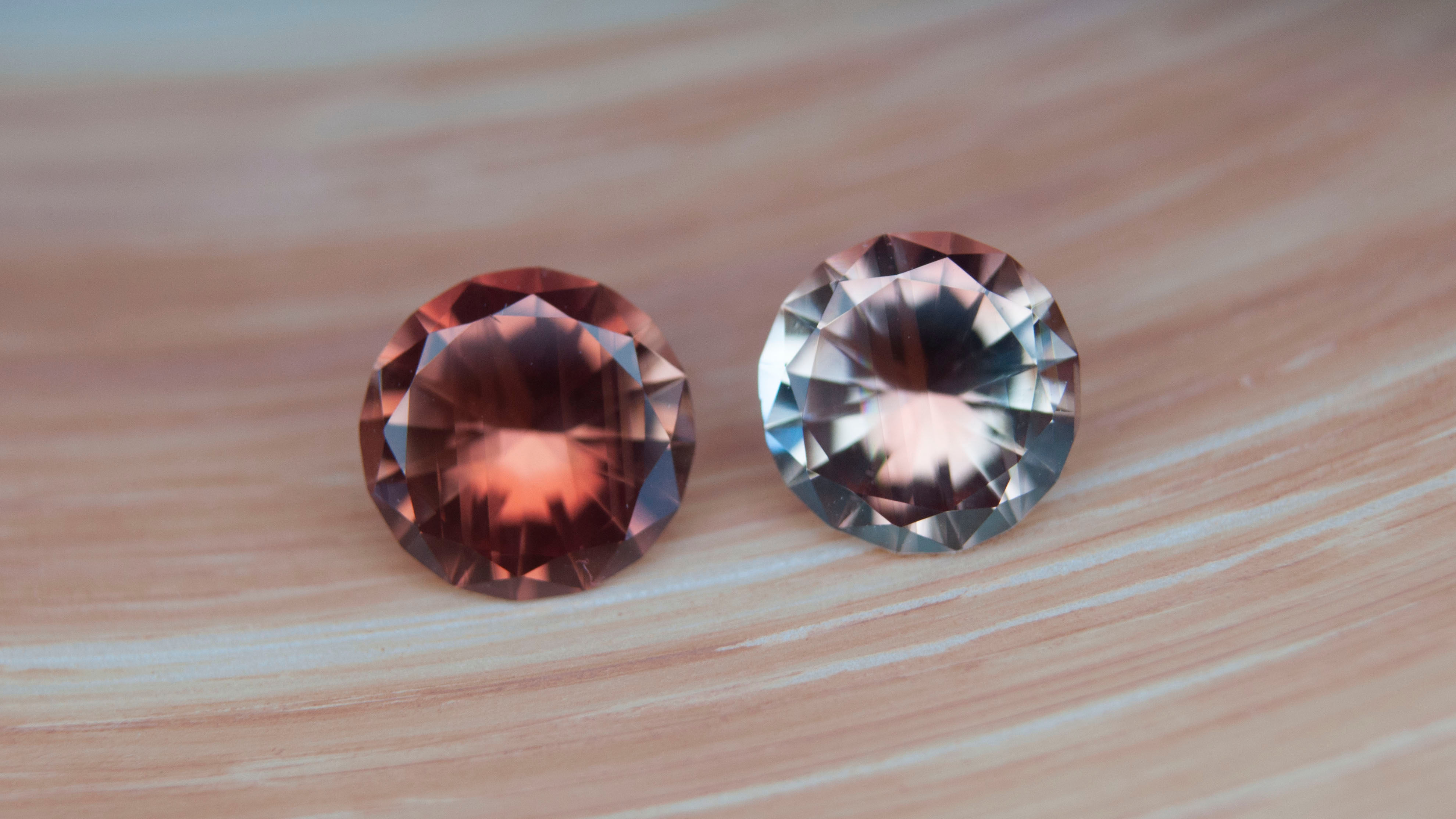 Paire de Pierre de soleil d'Oregon 1.55ct