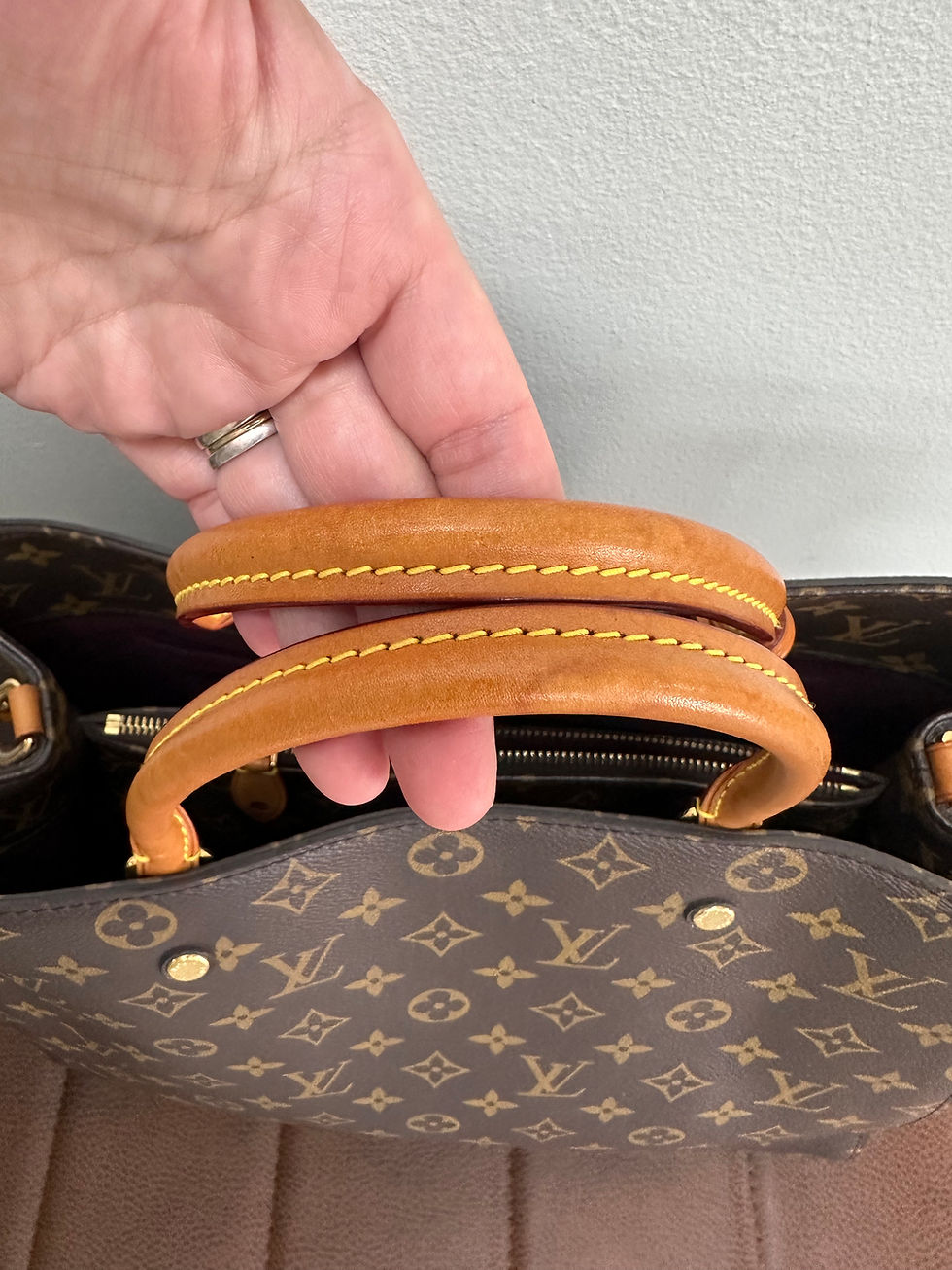 Thumbnail: Louis Vuitton Montaigne MM