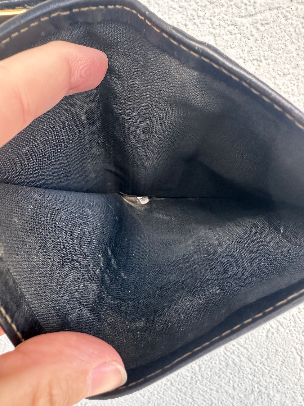 Thumbnail: FENDI Pequin Kisslock wallet