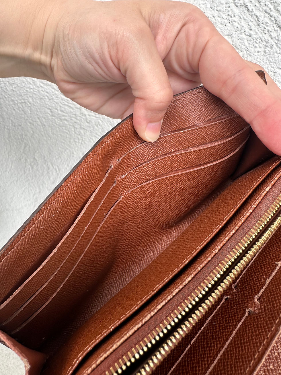 Thumbnail: Louis Vuitton Sarah Wallet 
