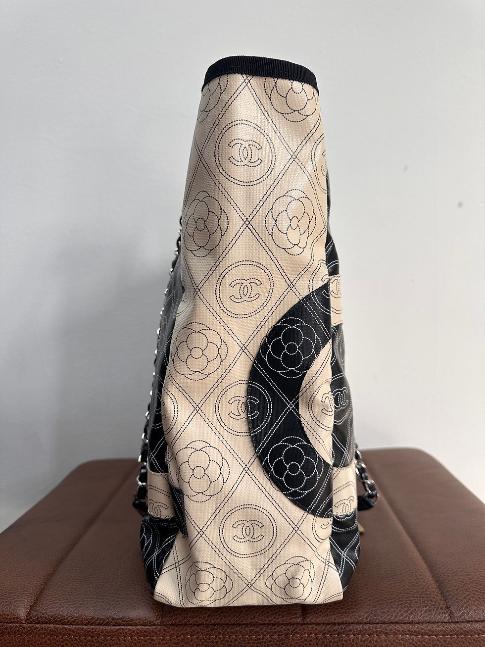Thumbnail: Chanel Maxi Camellia Shopping Tote