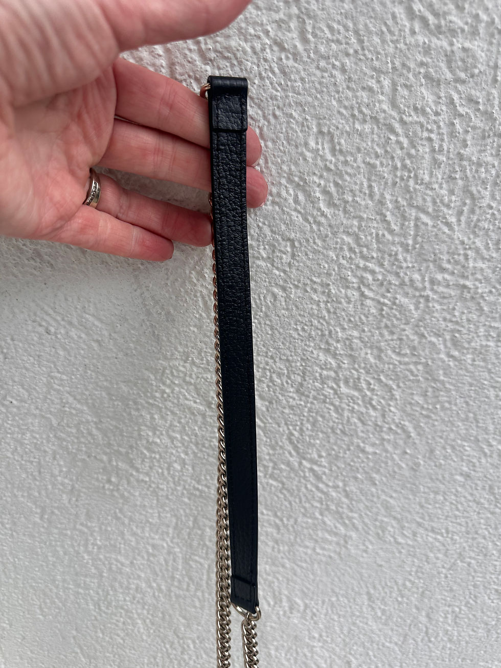Thumbnail: Gucci Interlocking G Chain Wallet