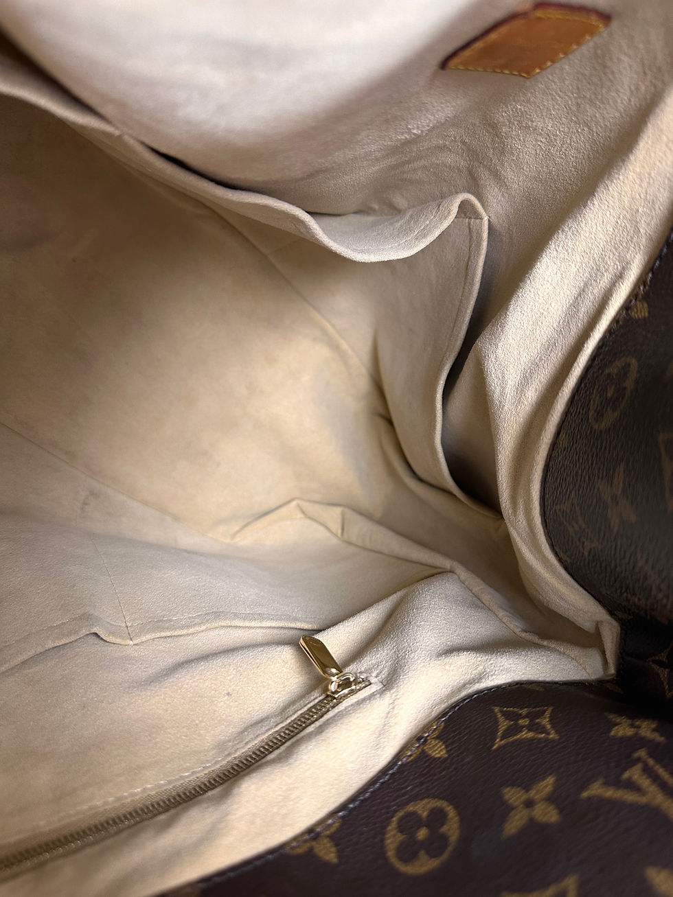 Thumbnail: Louis Vuitton Artsy GM