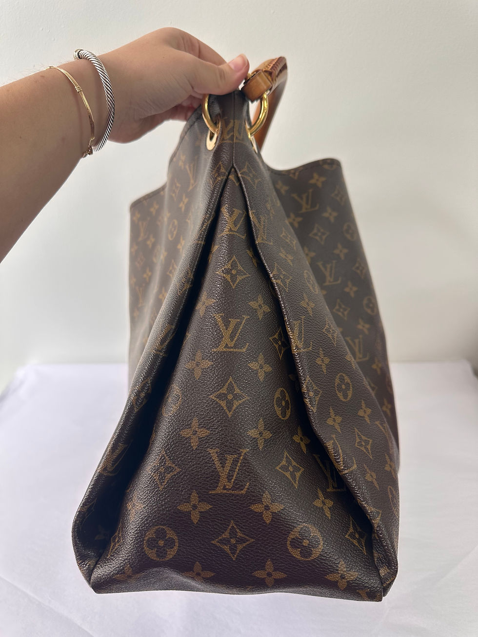 Thumbnail: Louis Vuitton Artsy GM