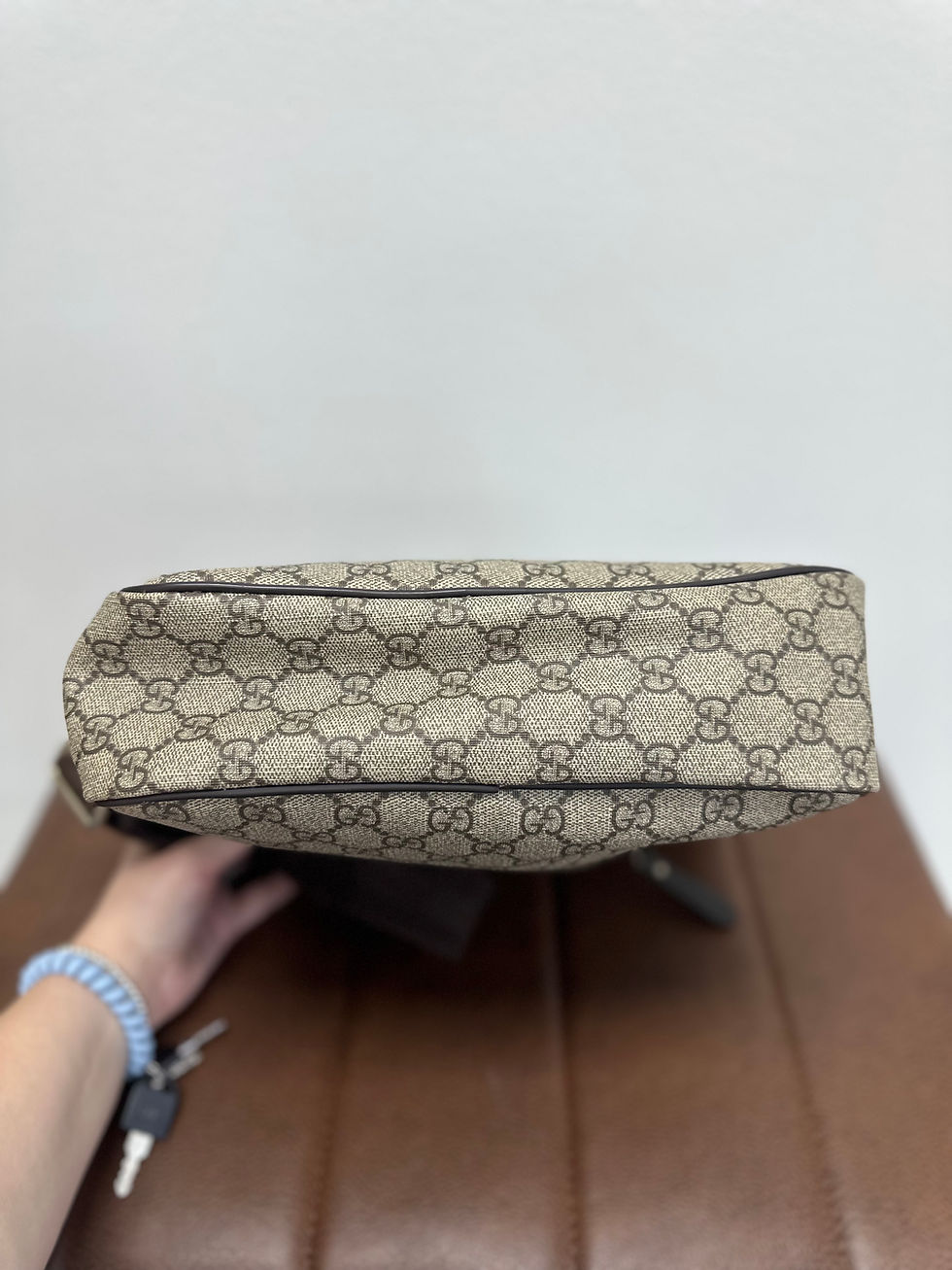 Thumbnail: Gucci Supreme Messenger 