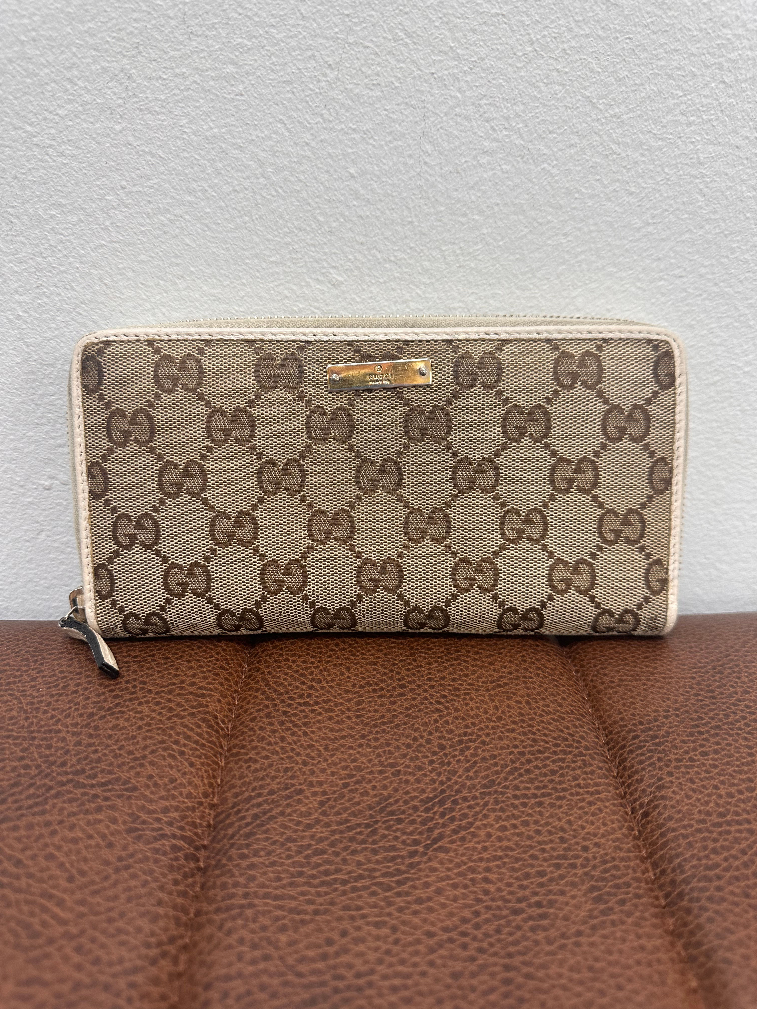 Gucci Canvas Zippy