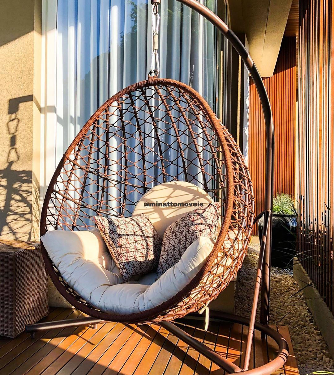 VENDIDO-Cadeira Oval suspensa