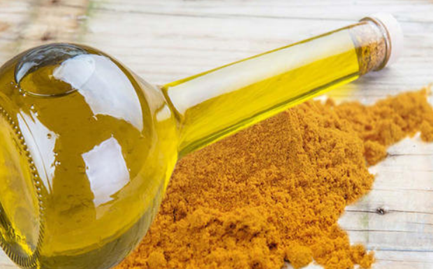 Natural flavour ingredient turmeric oil