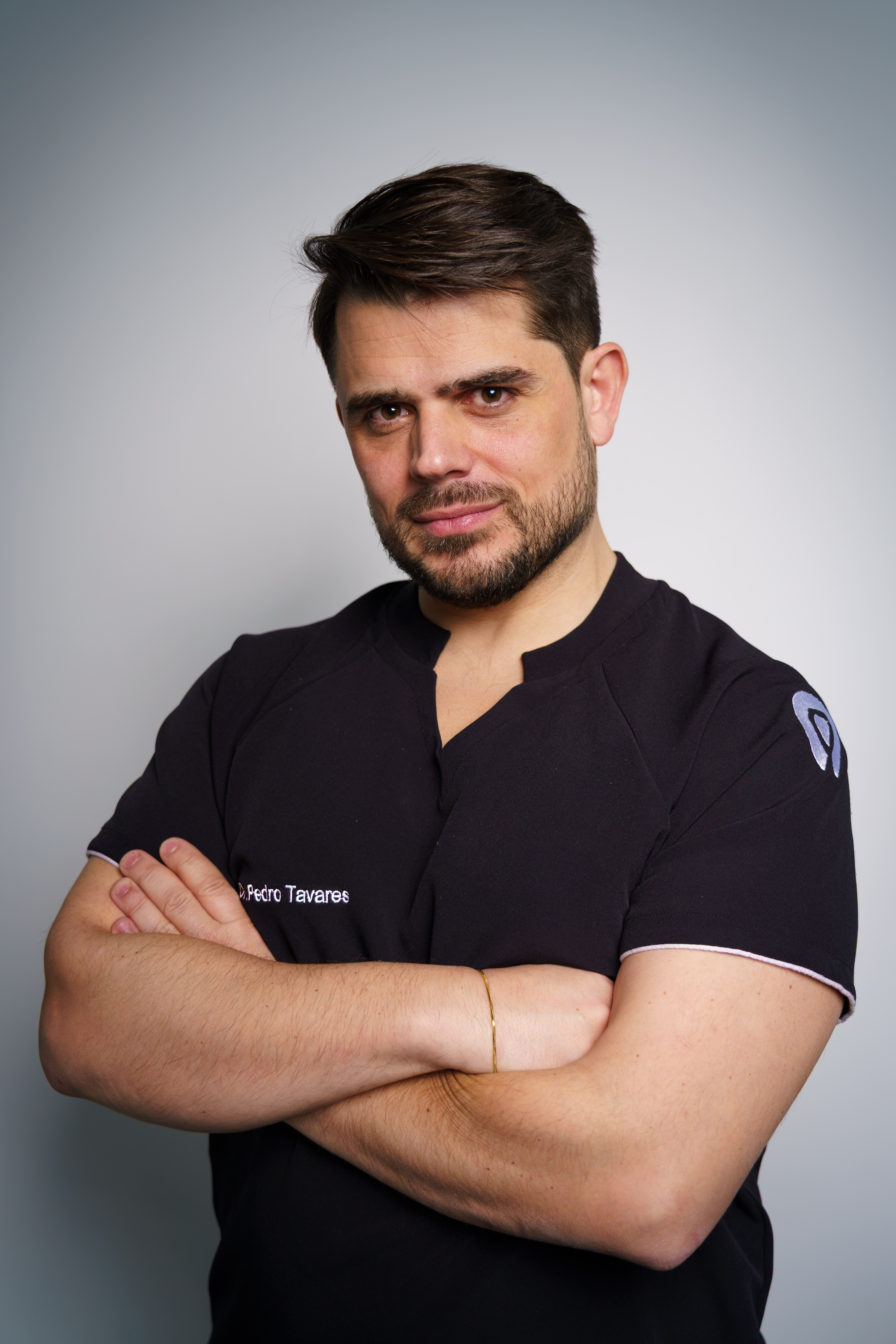 Dr. TAVARES Pedro