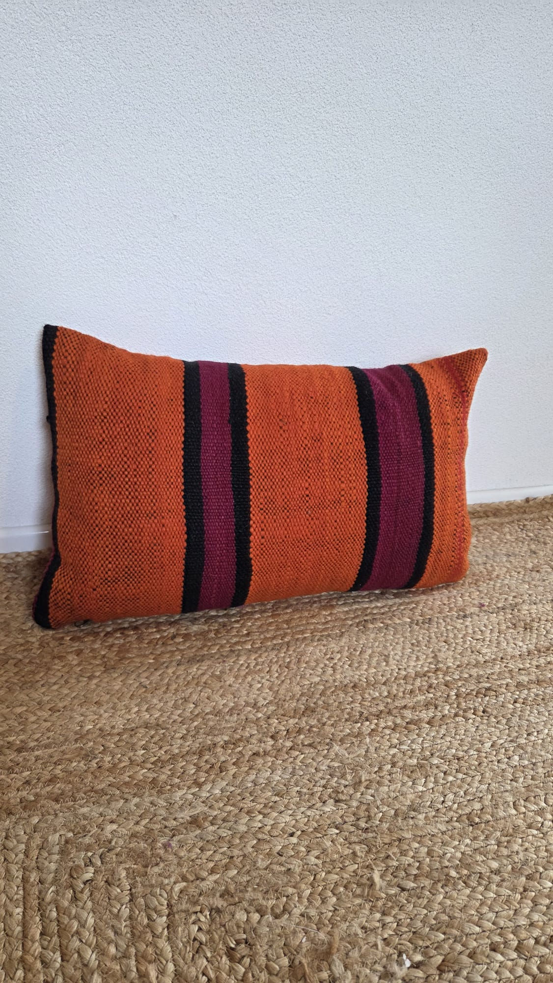 Kleurrijk marokkaans kelim kussen oranje paars