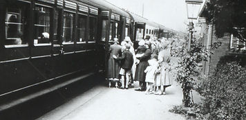 people getting on train.jpg