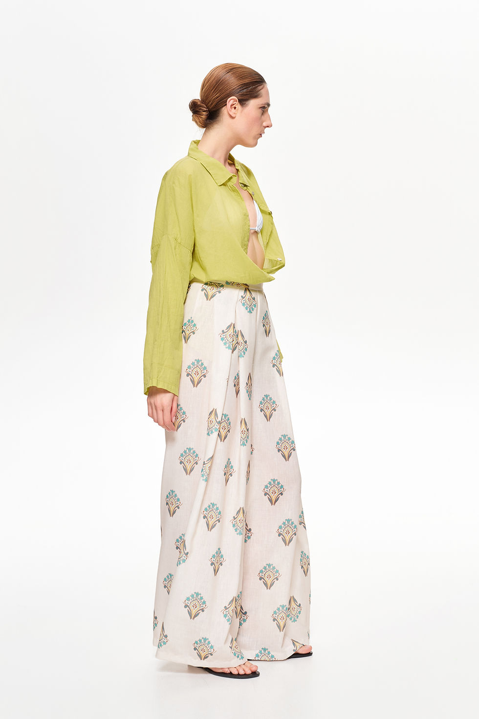 Thumbnail: Larissa Linen Feel Pleated Trousers in Beige-Turquoise