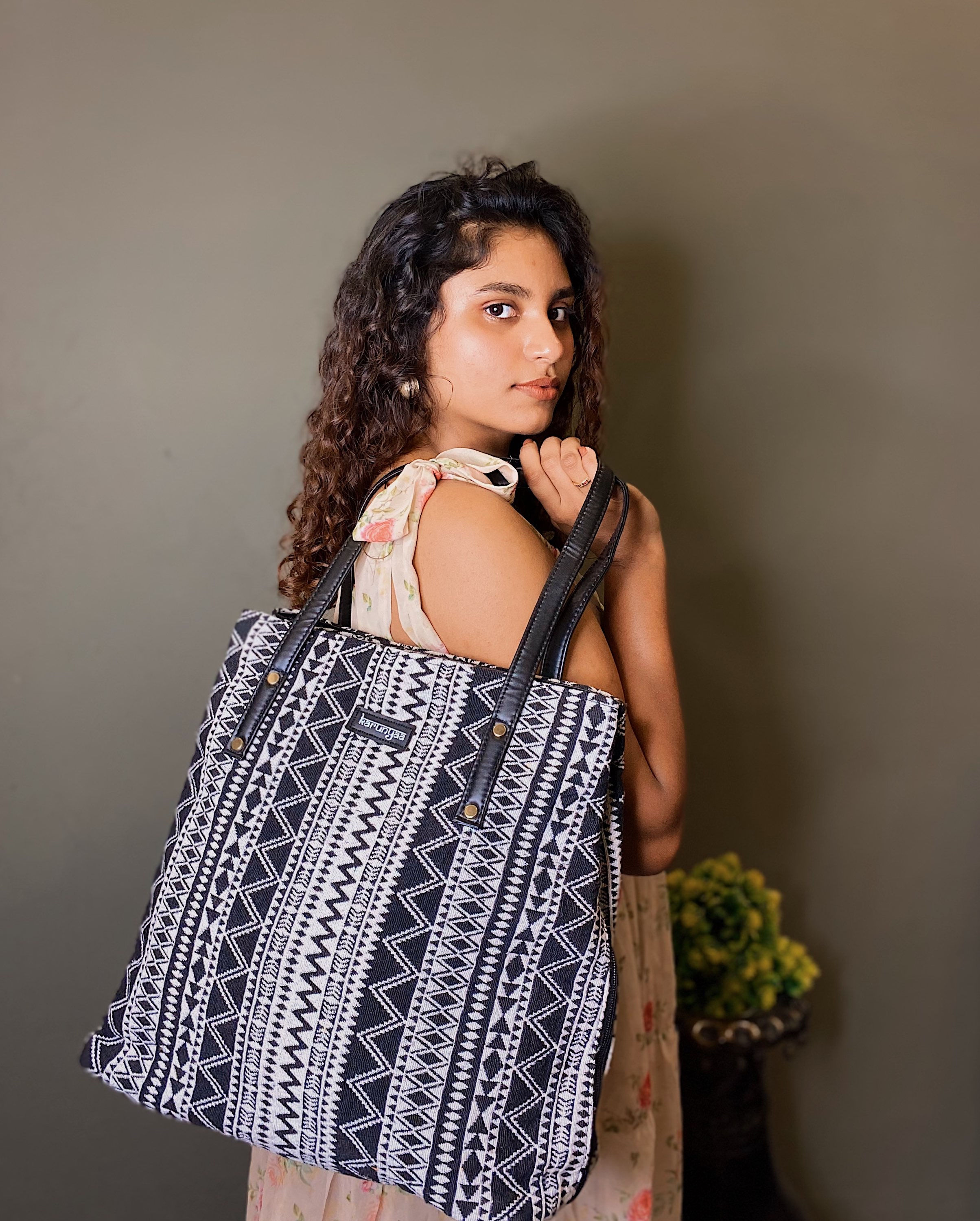 Raven’s charm Triple Compartment tote