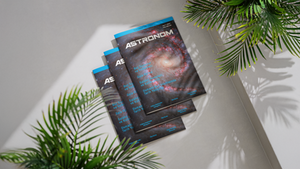 Astronom Dergisi'nin kozmik keşif yolculuğuna devam eden 3. sayısı için yürütülen kapsamlı hazırlık çalışmaları başarıyla tamamlandı ve yeni sayı baskıya hazırlandı. Bu süreçte, evrenin dinamik yapısını görsel bir şölene dönüştüren profesyonel dergi tasarımı ile sarmal bir galaksinin merkezindeki büyüleyici girdabı yansıtan dikkat çekici kapak tasarımı titizlikle hayata geçirildi. Okuyuculara galaksi kümelerinden Osmanlı astronomisine kadar uzanan geniş bir yelpazede nitelikli ve akıcı bir okuma deneyimi sunmak adına tüm metinlerin editörlük süreçleri de büyük bir özenle yürütülerek yeni sayı okurlarla buluşmaya hazır hâle getirildi.