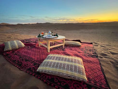 prendre le thé au coucher de soleil à Chegaga | excursions Légendes berbères Maroc.jpg