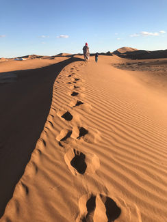 Sur les dunes de Chegaga Maroc | excursions Légendes berbères.jpg