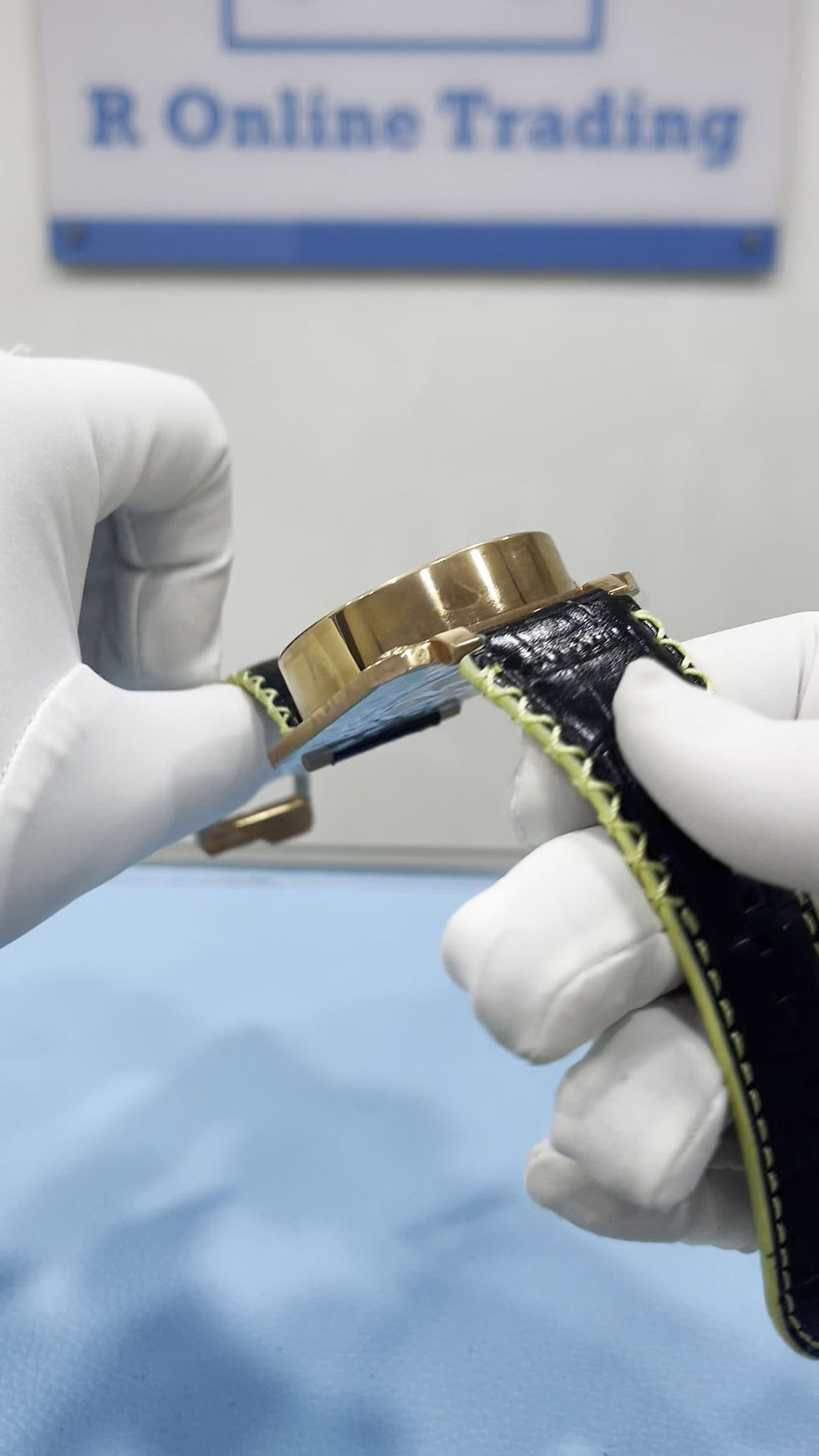 Thumbnail: ACHTUNG CLASSIC (ROSE GOLD & YELLOW)