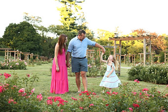 family-lehigh-valley-allentown-rose-garden.jpg