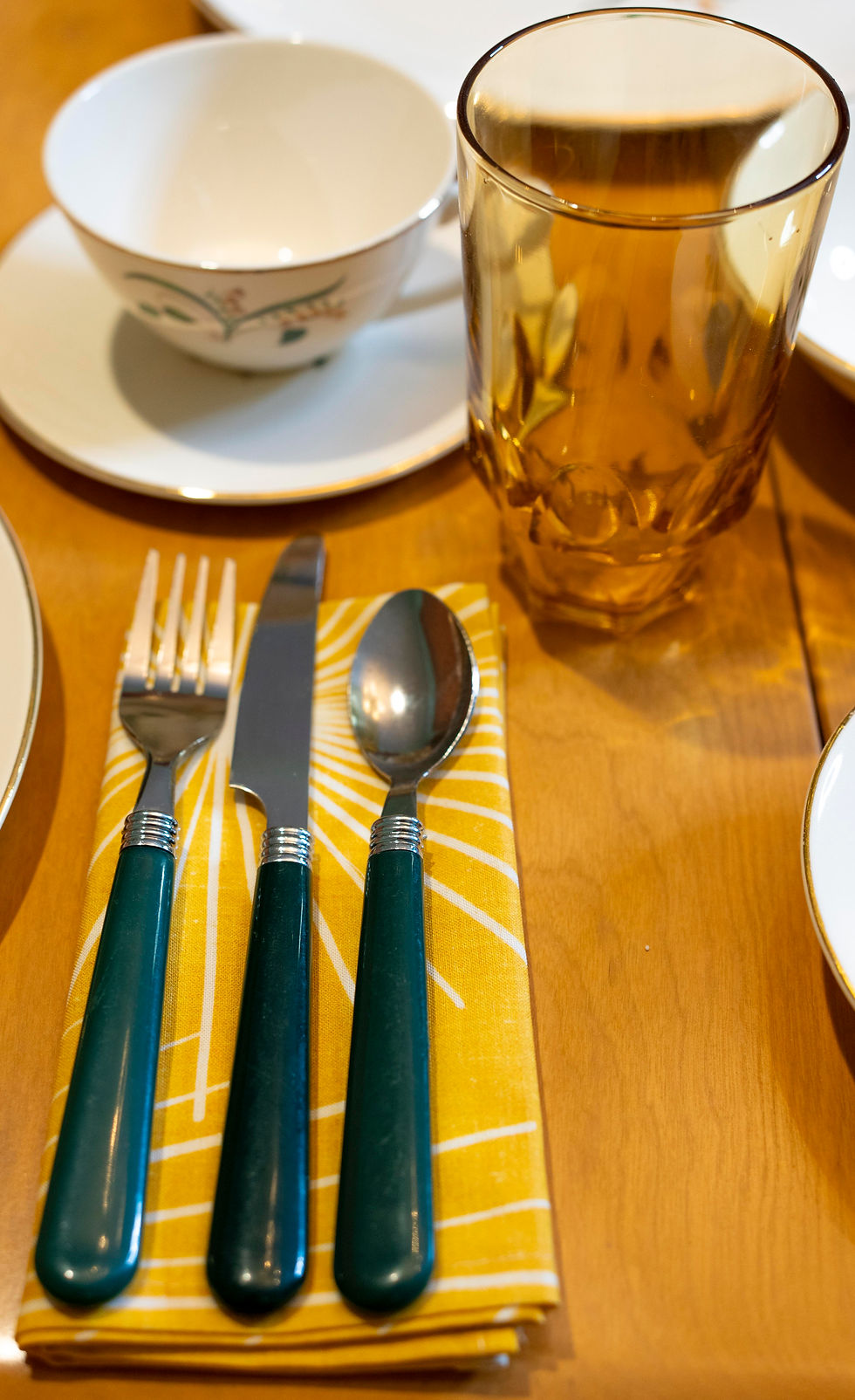 Thumbnail: Knowles China Forsythia table