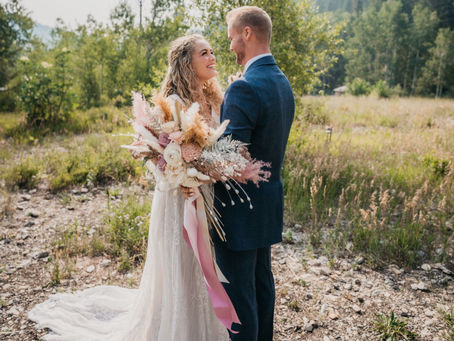 Wedding First Look Pictures: Pros and Cons
