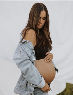 maternity photos with jeans