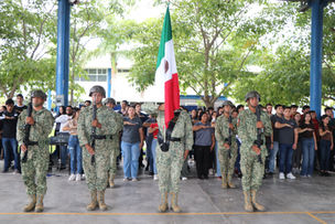 Realiza UPMYS honores cívicos con la  participación de la escolta y la banda de guerra del 110 Batallón de Infantería de San Ignacio.