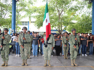 Realiza UPMYS honores cívicos con la  participación de la escolta y la banda de guerra del 110 Batallón de Infantería de San Ignacio.