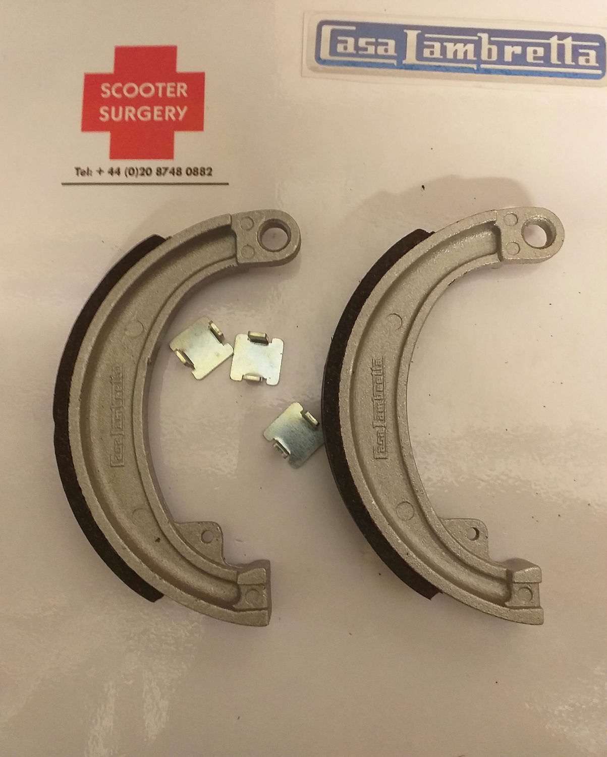 T131 Front brake shoes (pair) D LD
