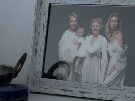 Une photo de famille, avec Svitlana Lishchynska (à gauche), sa petite-fille, sa mère et sa fille