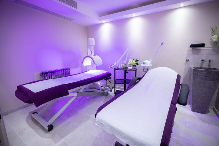 Light therapy room