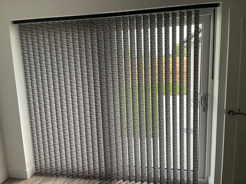 Sliding doors with vertical blinds