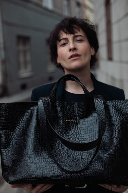 doplňky od .about leather.