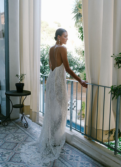 Robe de mariée sur mesure slipdress en dentelle-dos nu-Alice Dupraz-Toulouse_Paris-co26-92
