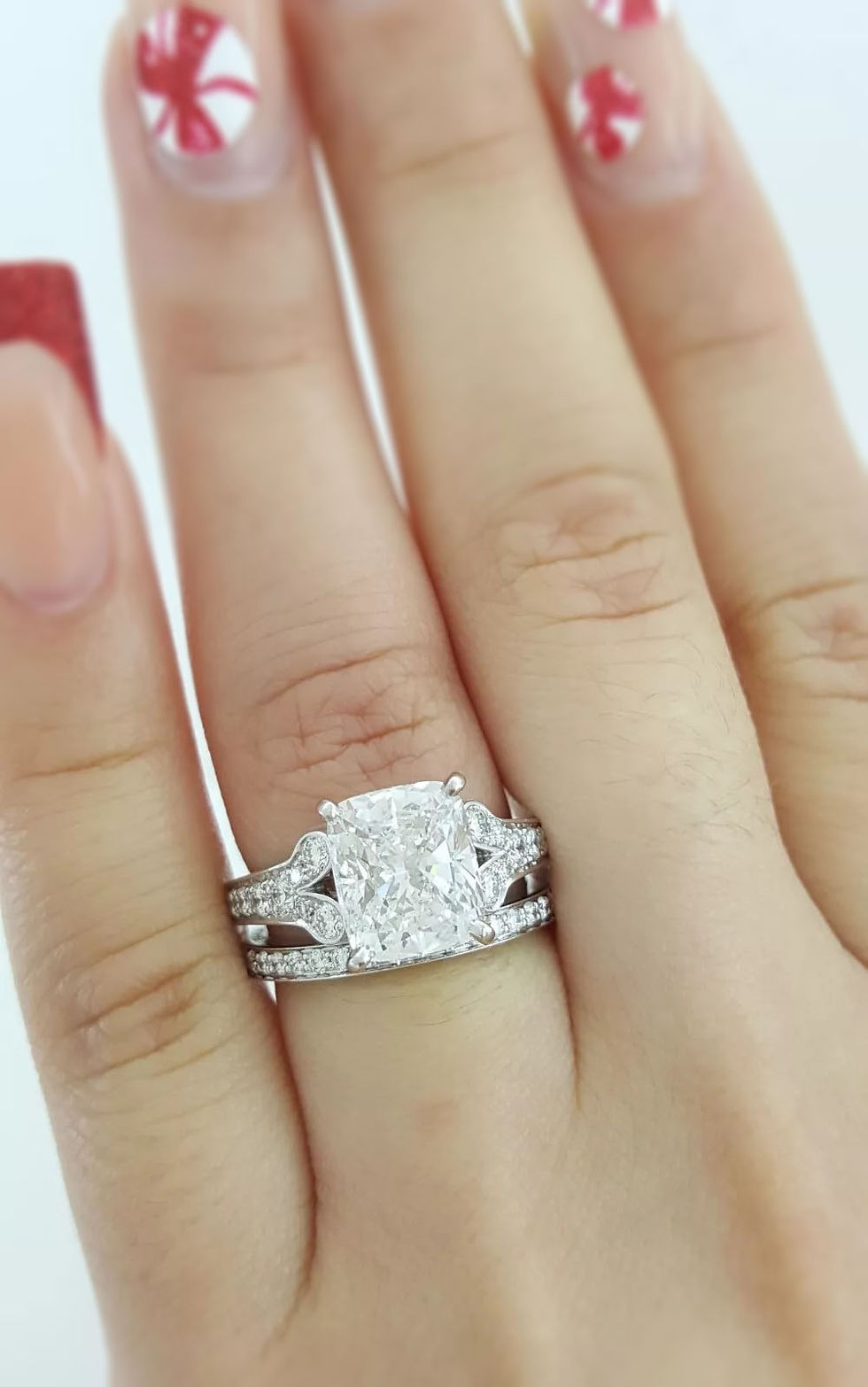 Thumbnail: Cartier Platinum Ballerine 3.90ctw Elongated Cushion Engagement Ring Set
