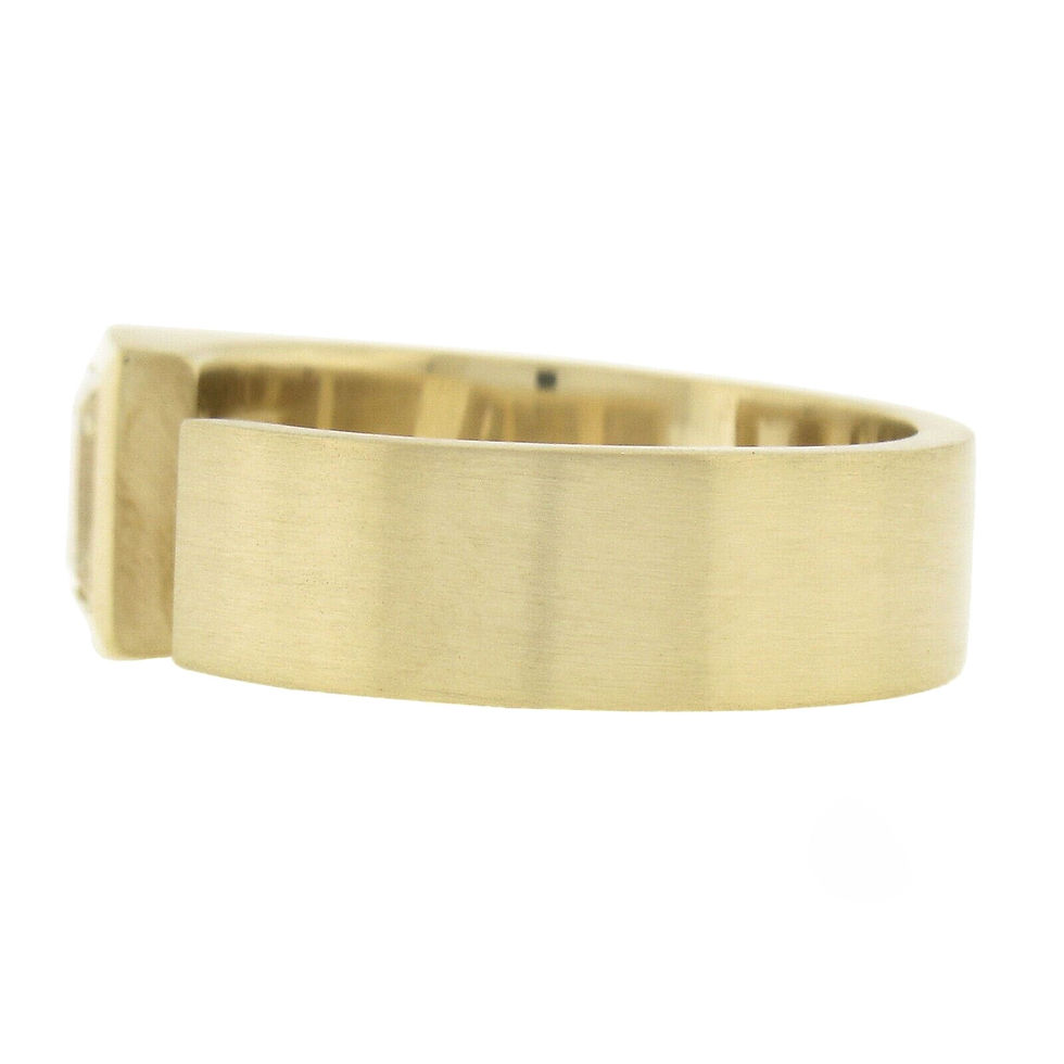 Thumbnail: Unisex 14K Yellow Gold 0.91ctw Emerald Cut Diamond Ring 