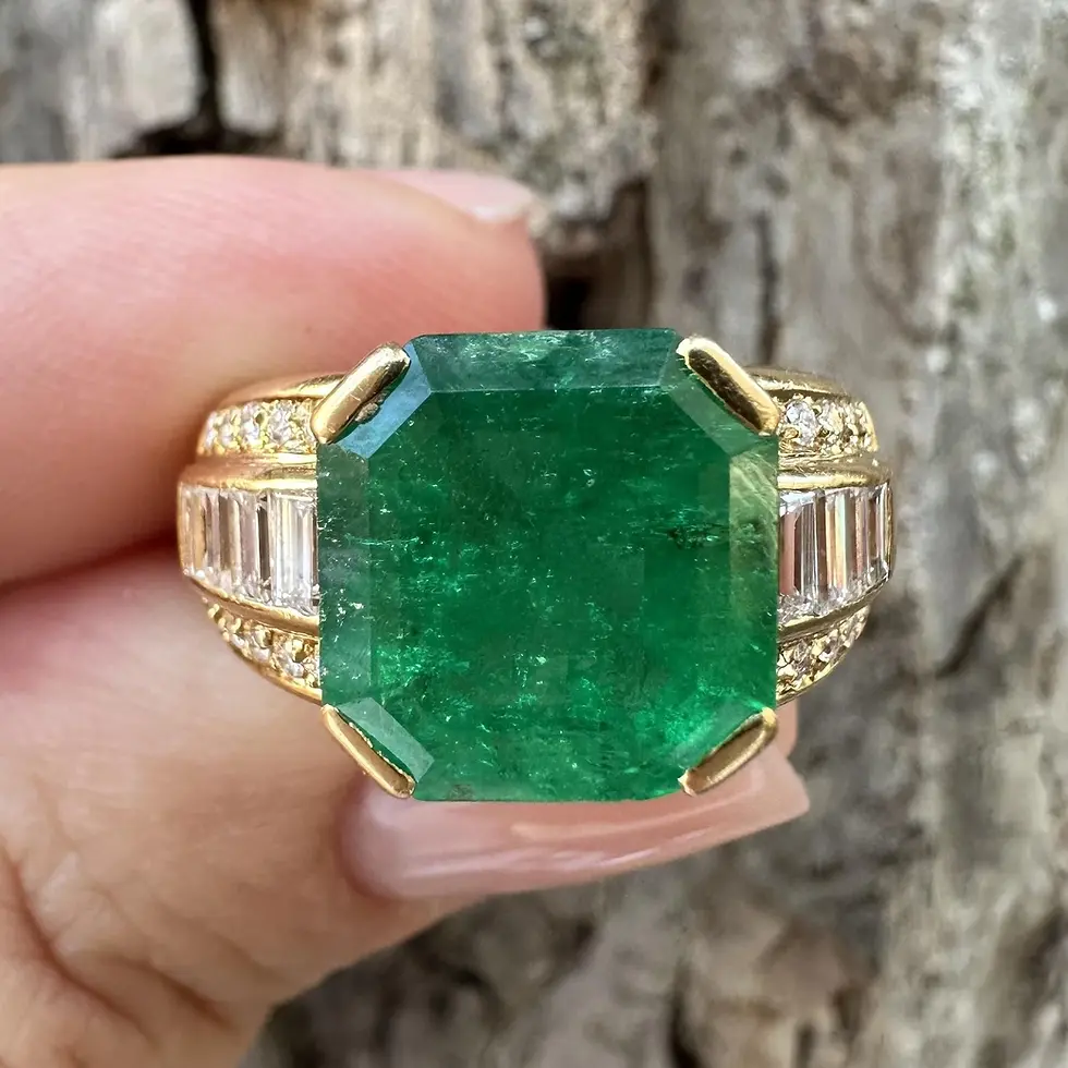 18k Yellow Gold 5.19ctw  Striking Green Colombian Emerald Diamond Ring