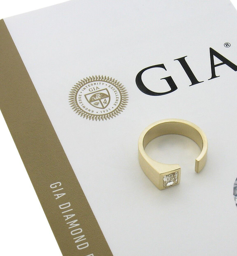 Thumbnail: Unisex 14K Yellow Gold 0.91ctw Emerald Cut Diamond Ring 