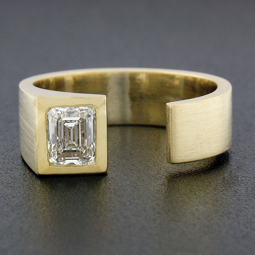 Thumbnail: Unisex 14K Yellow Gold 0.91ctw Emerald Cut Diamond Ring 
