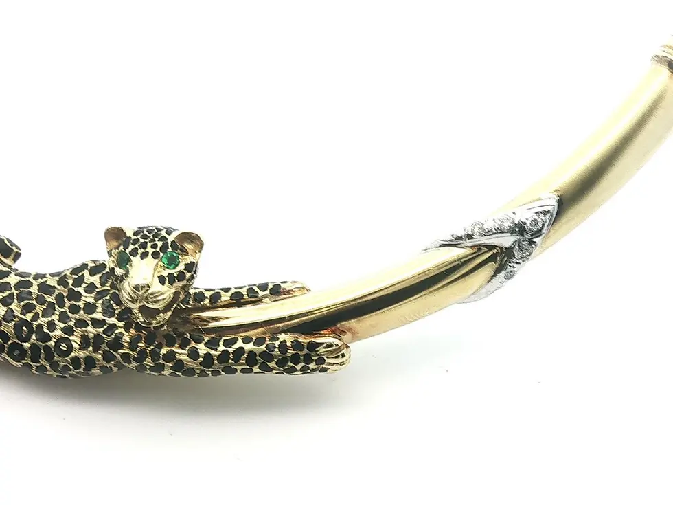 Thumbnail: 14k Yellow Gold Laying Leopard Emerald Eyes Collar Necklace