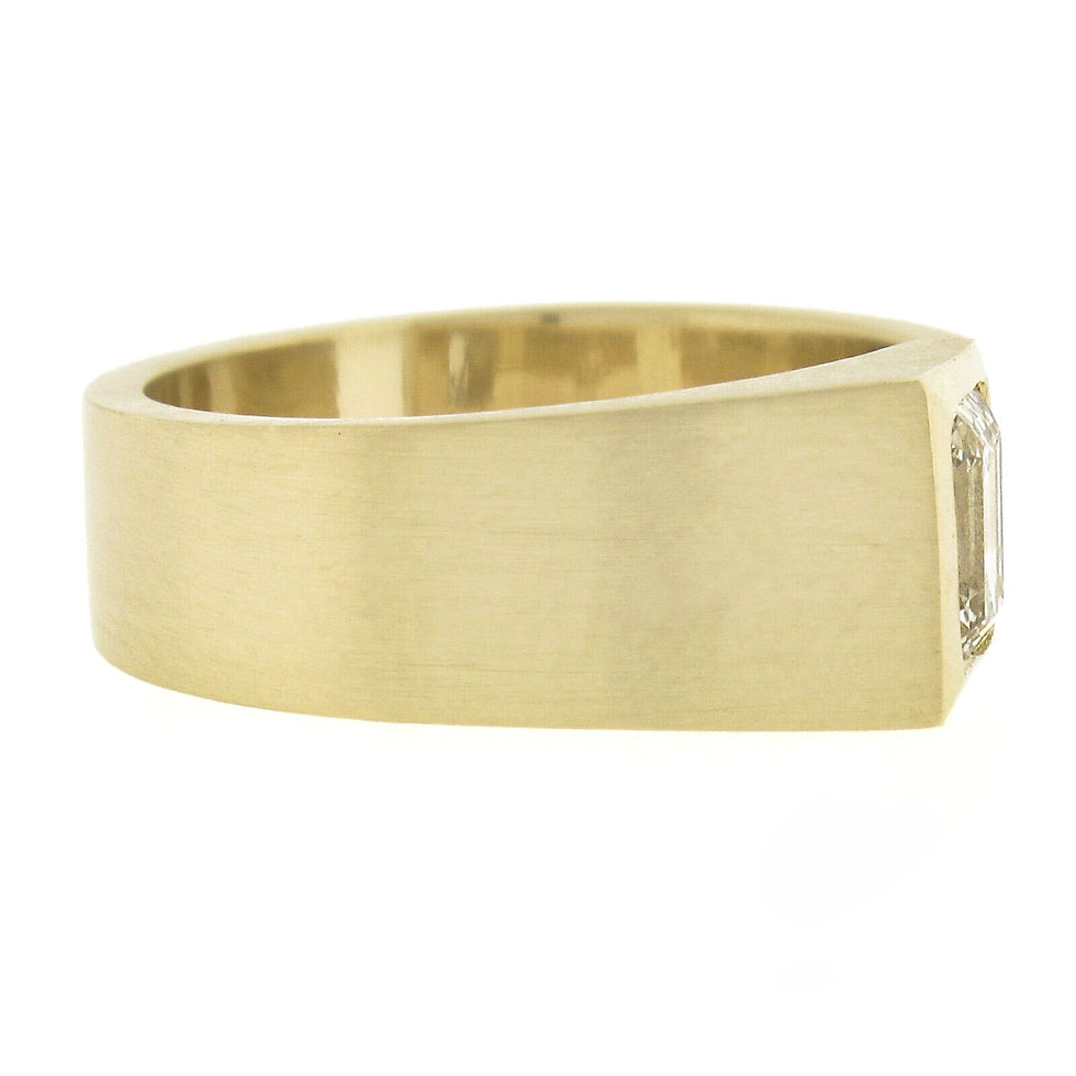 Thumbnail: Unisex 14K Yellow Gold 0.91ctw Emerald Cut Diamond Ring 