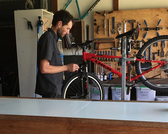 on the rocks bike shop