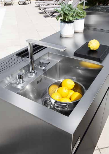 Cuisine Timeless Design - Elegant high-end inox kitchen