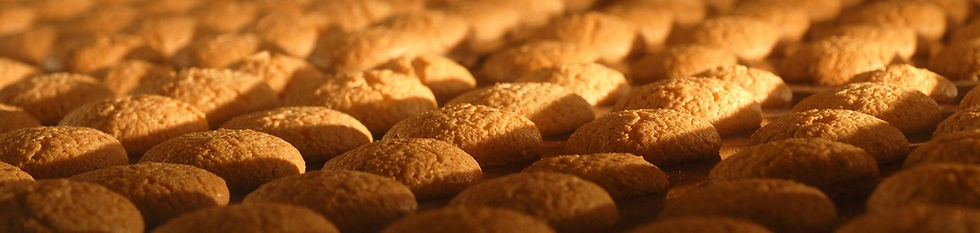 Discover the taste of Provence at La Biscuiterie de Saint-Tropez. Our exquisite selection of local biscuits and products will transport your senses to the heart of the region.